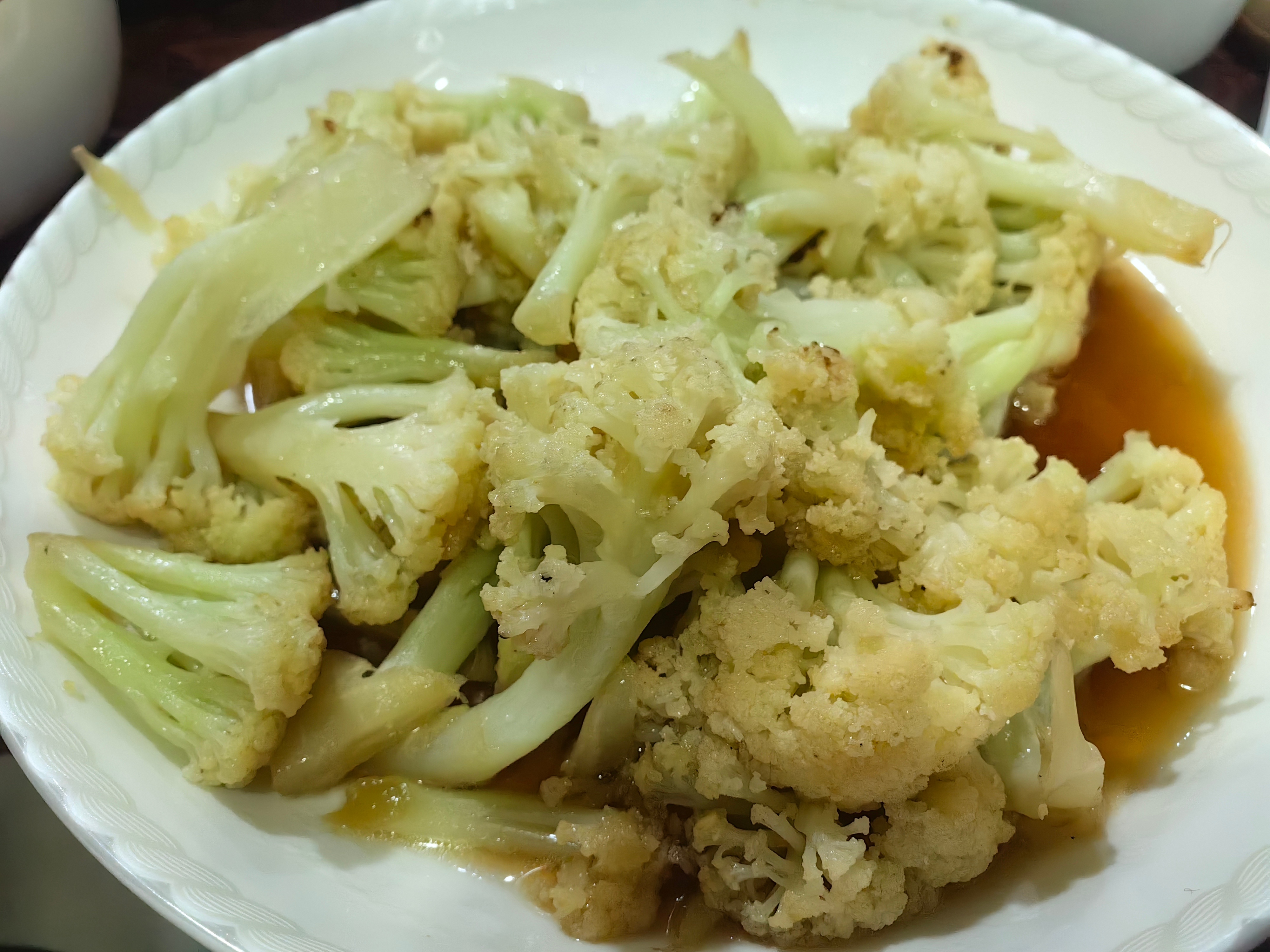 家常菜 卤豆腐，烤鸭，炒菜花，花蛤丝瓜蛋汤。 