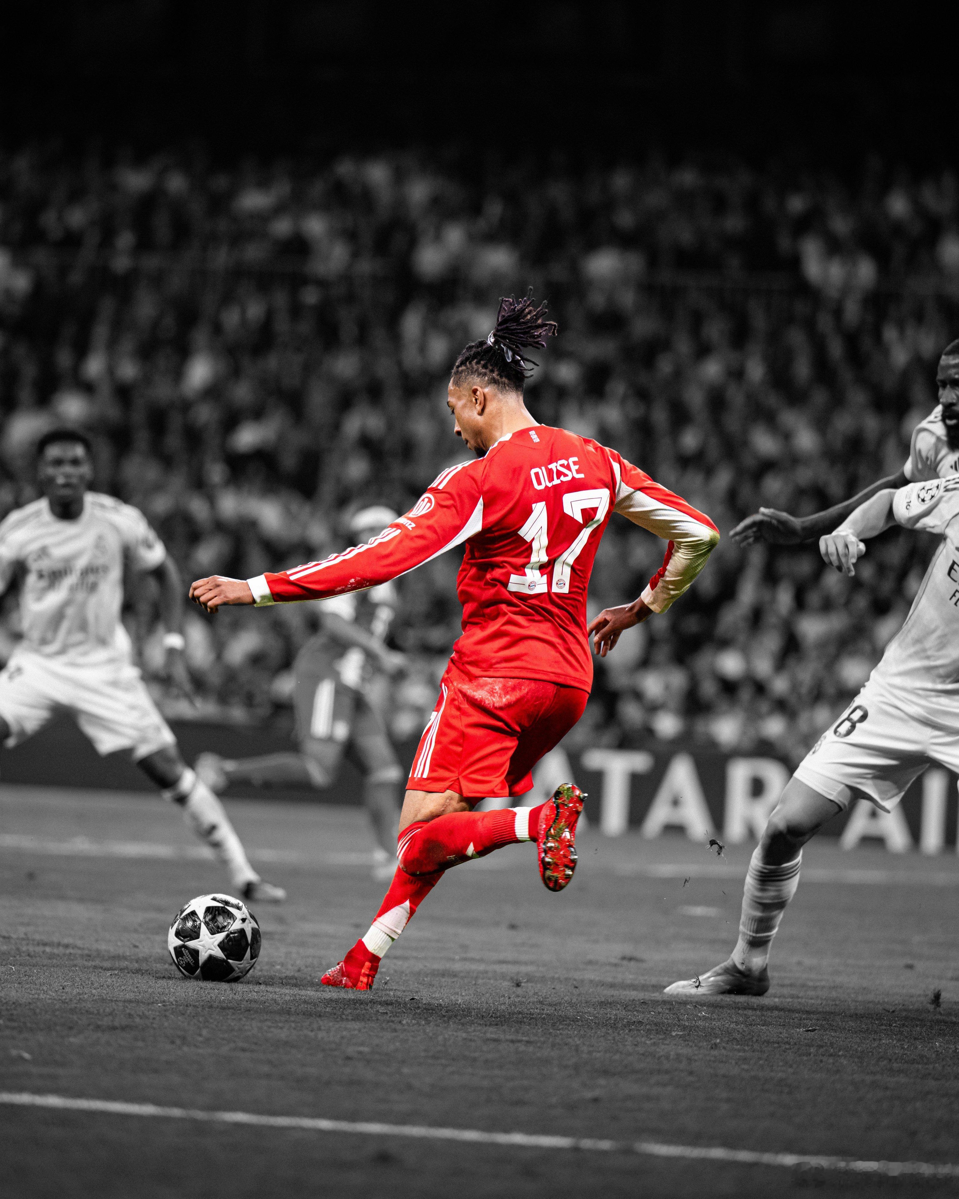 今天完全专注于工作，尽量排空脑子里任何想法和焦虑！拜仁加油，晚上一起去战斗！拜仁