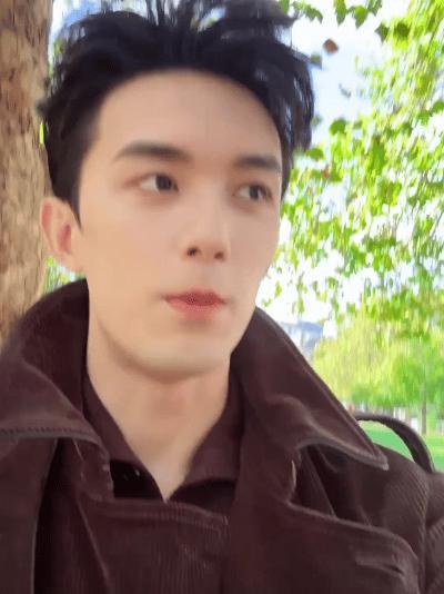 第一视角和吴磊伦敦约会工作间隙的高能量宝宝，对自己要求很高的吴磊 ​​​