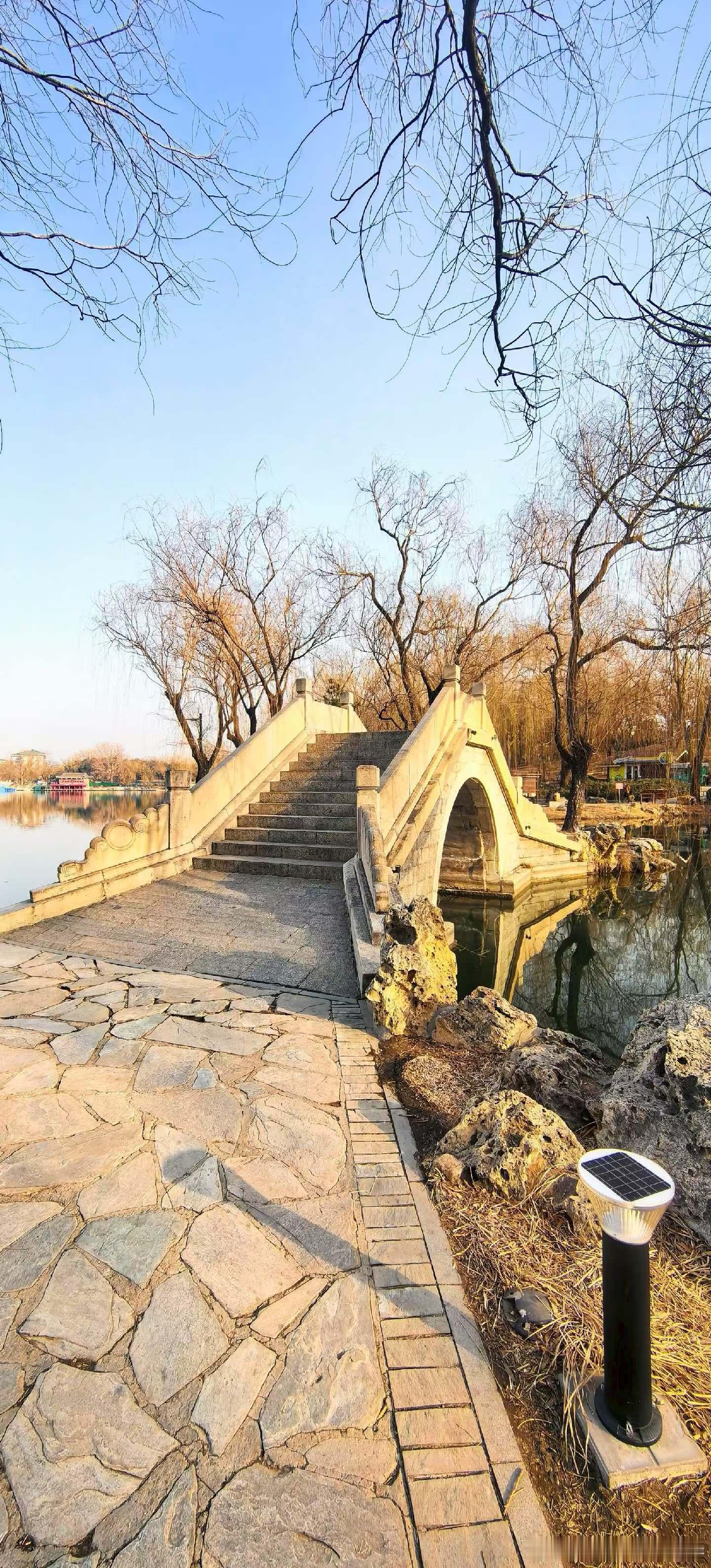 生活手记婚姻这条路，从来都不轻松。看似安稳的日常里，藏着数不清的纠结与不安。一点