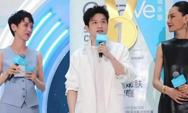 樊振东这次回国，有记者问樊振东还回不回国家队。樊振东说，这次出国打球，得到了领导