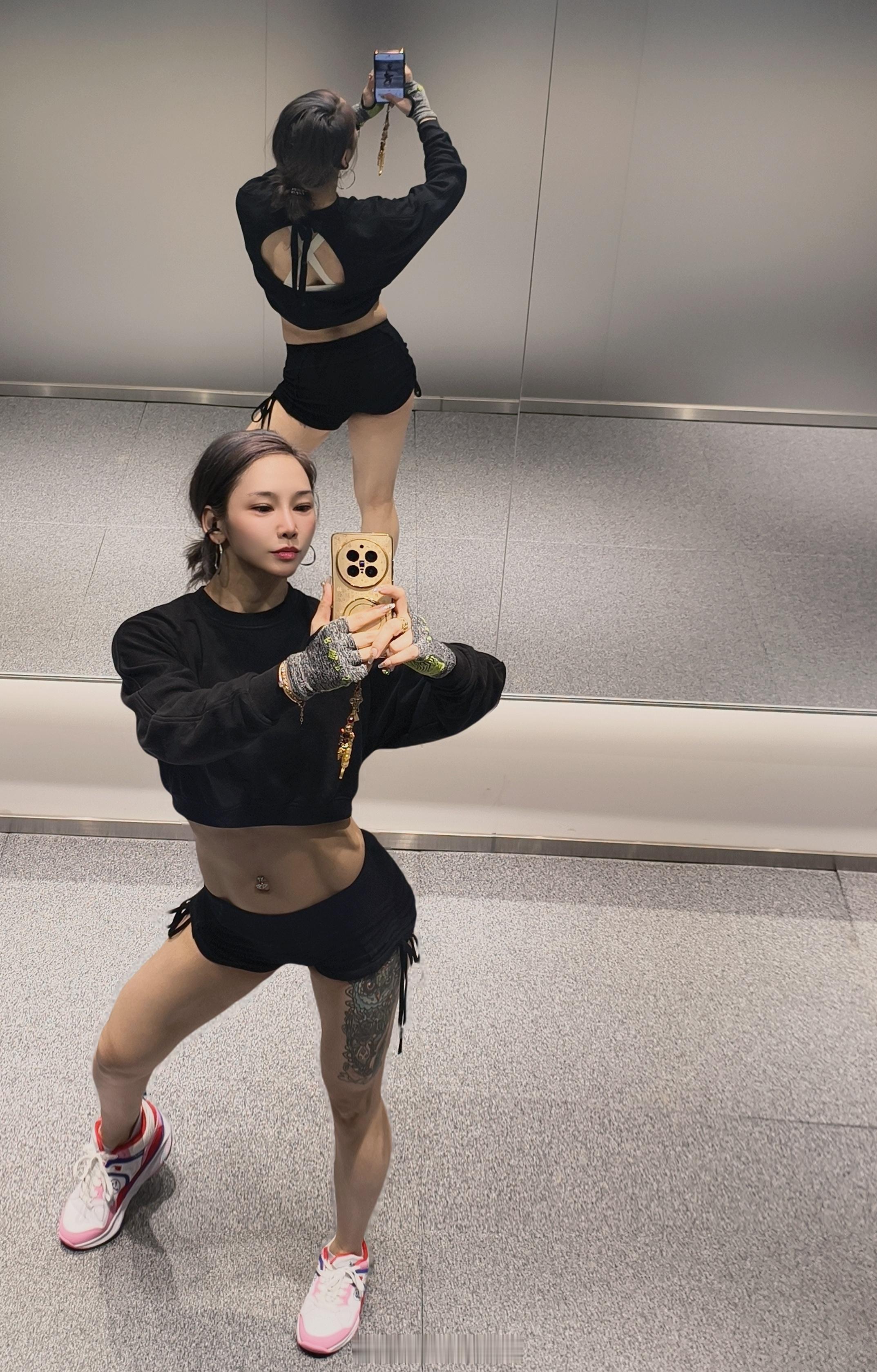 练背拍照可太难了🤣🤣🤣🤣我的日常plog微博健身健身