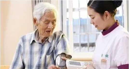 北京哪家专业照顾老人的保姆？

护老|什么是长期护理险？
随着我国逐渐进入人口老