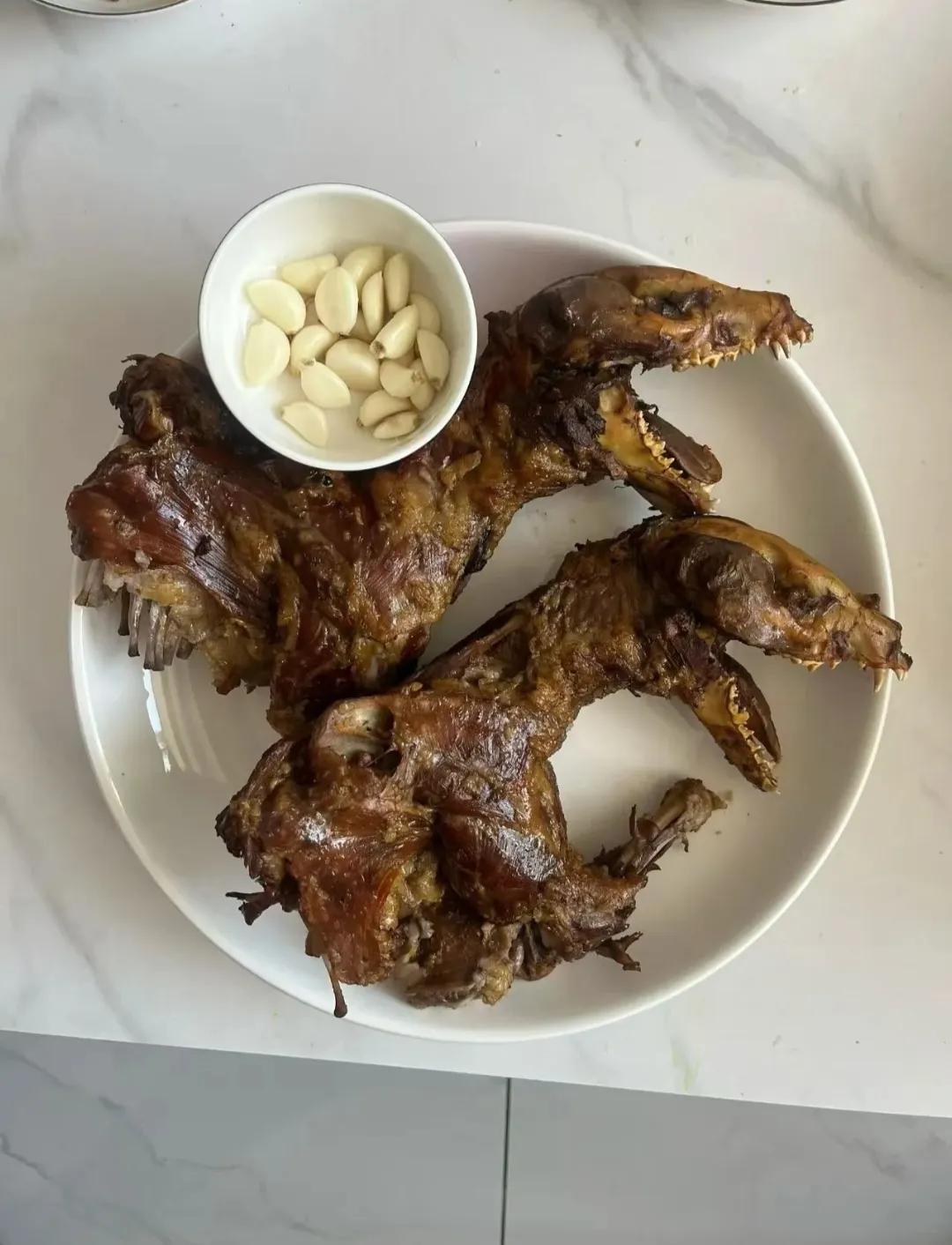 不懂就问，这是啥硬菜啊？