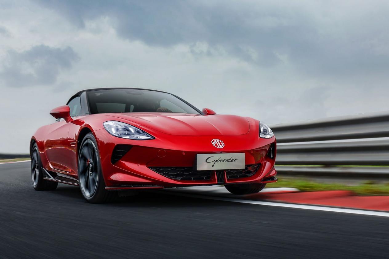 #MG成为国内第一个百年汽车品牌#    #MG纯电跑车穿越欧亚大陆##MG纯电