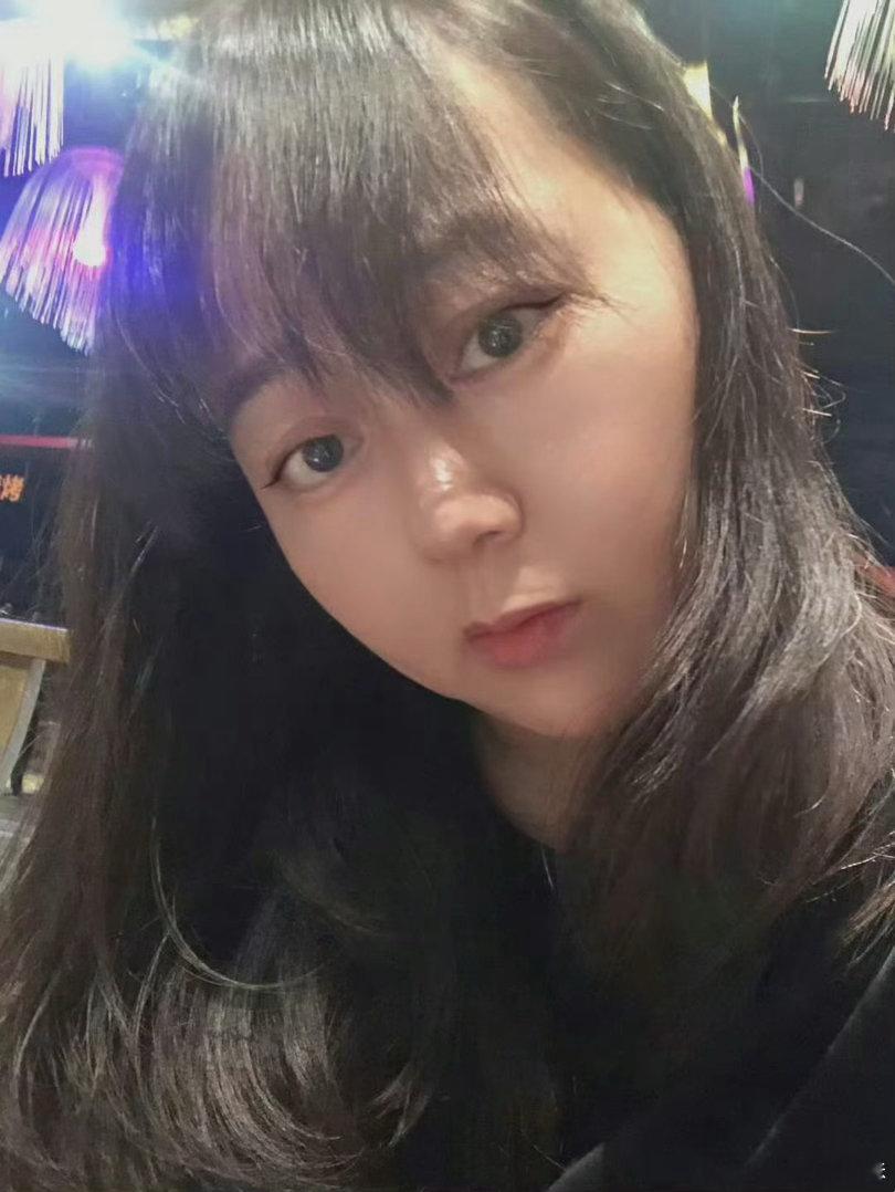 想停更了，微博自媒体也赚不到钱，热搜话题也没意思，都引不起讨论的兴趣。说来奇怪，