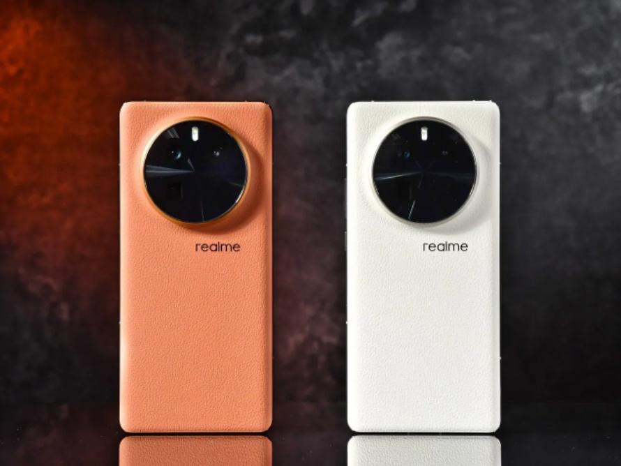 这么说吧，在意性价比的选真我GT5 Pro，想体验旗舰影像、屏幕这些的选一加12