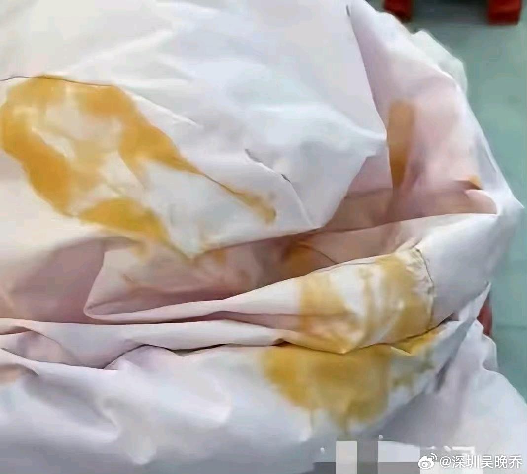 河北保定3月5日，发生的黑衣女子，往邻桌衣帽倒螺蛳粉女人，属“蔫坏”的那种人。不