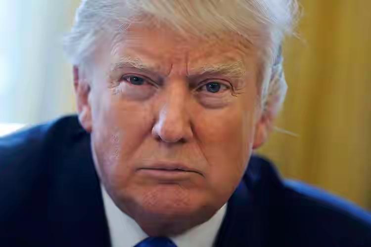 民意不可违，更不可欺！
美国总统特朗普之所以迟迟下不不了军事打击伊朗的决心，一个