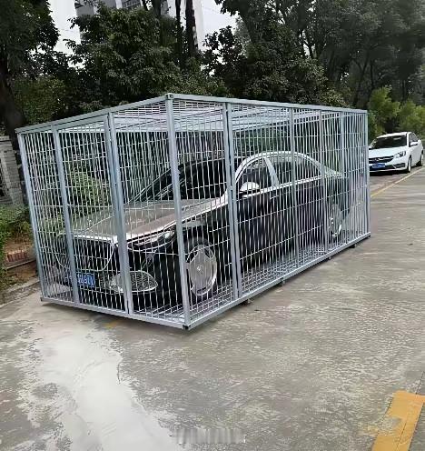 刮了一场风，把我180万买的汽车撞坏了，我可以找这棵树的主人索赔吗？ 