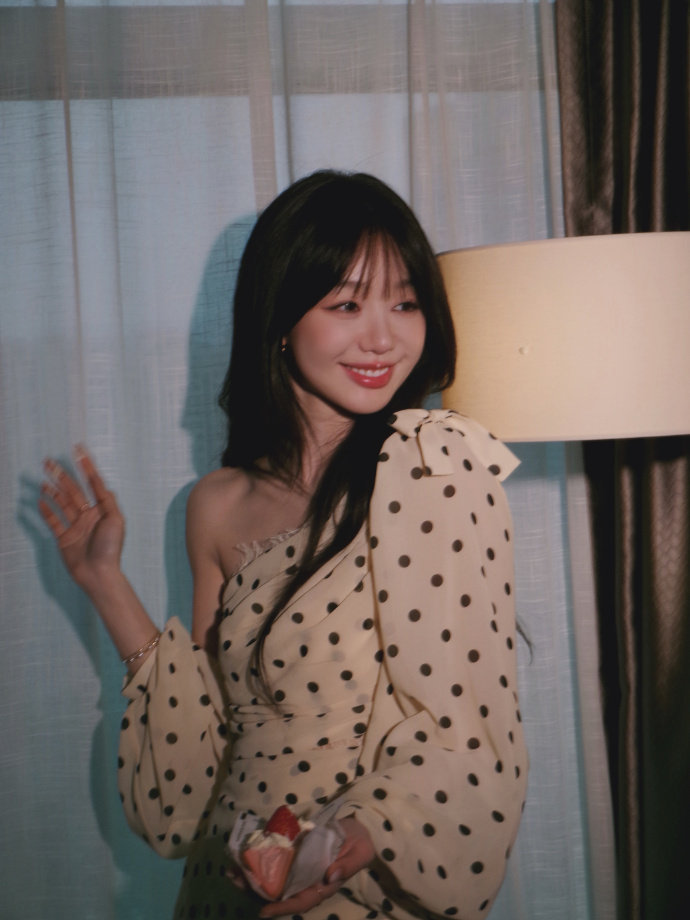 徐梦洁绽放我的无限可能徐梦洁带着初心踏浪而来 徐梦洁带着初心踏浪而来，绽放我的无