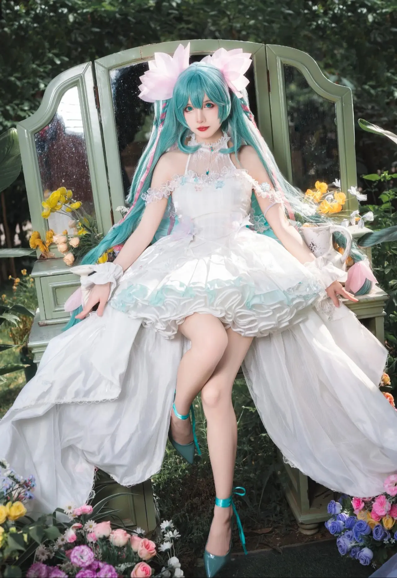 二次元少女 这腿又长又白又细是你喜欢的样子吗 初音未来cos cosplay