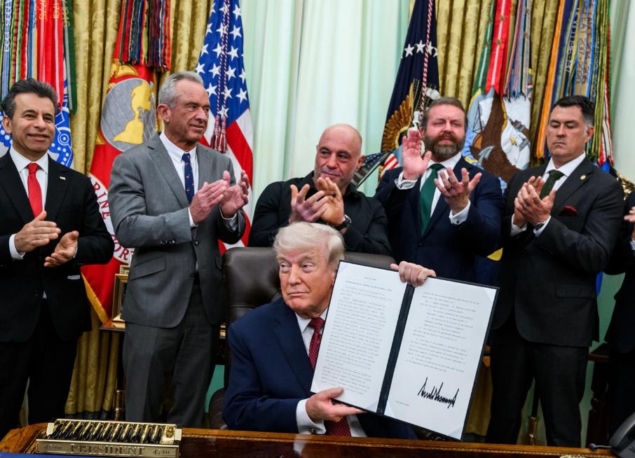 为了访华，美国忍了！

4 月 19 日，根据知情人士透露，美国内部正在就是否下