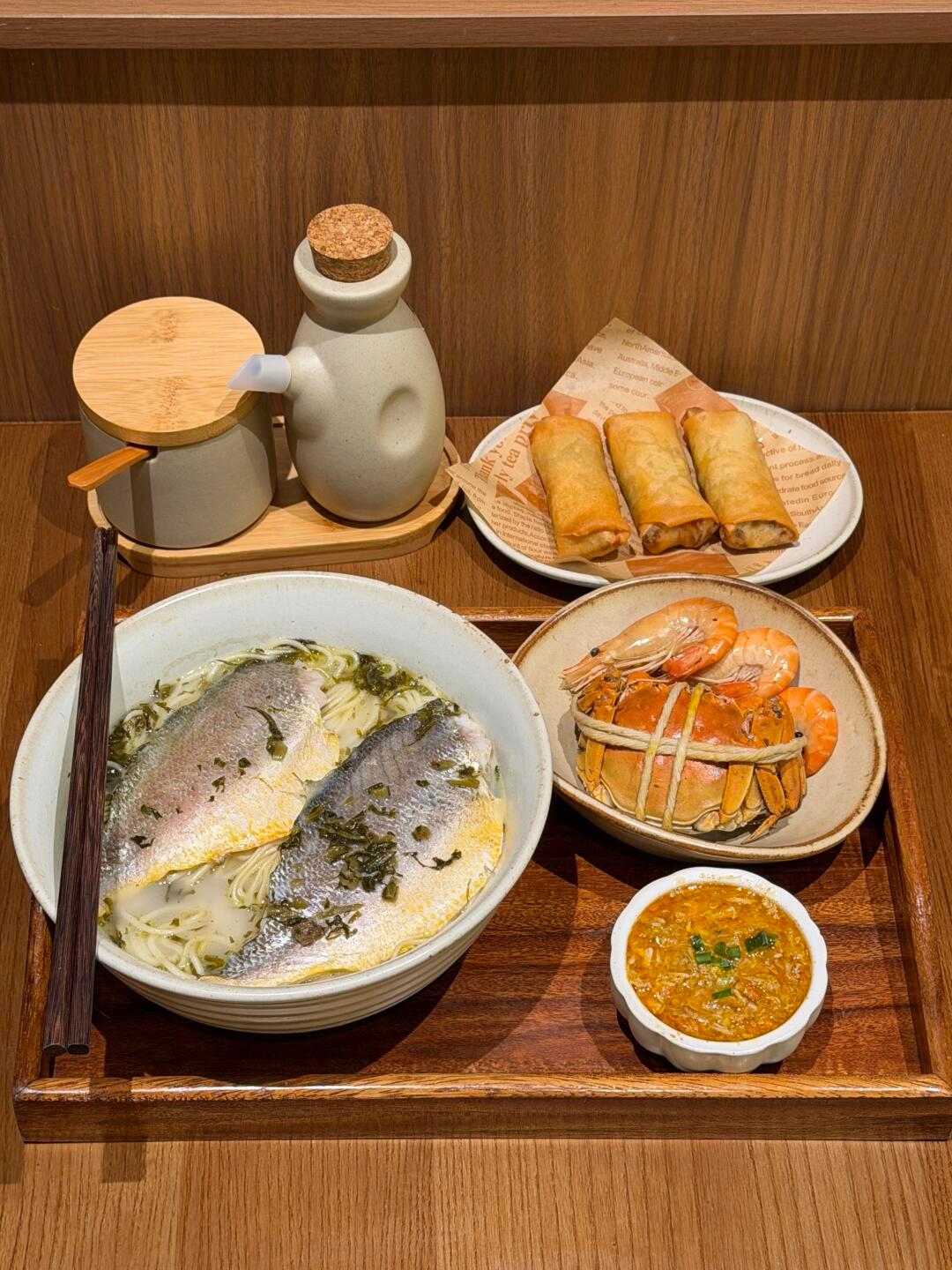 杭州极品黄鱼炊饭（夯爆了！！！！！！思鑫蟹黄鱼主理人揭盖就香鼠人了，一饭三吃，每