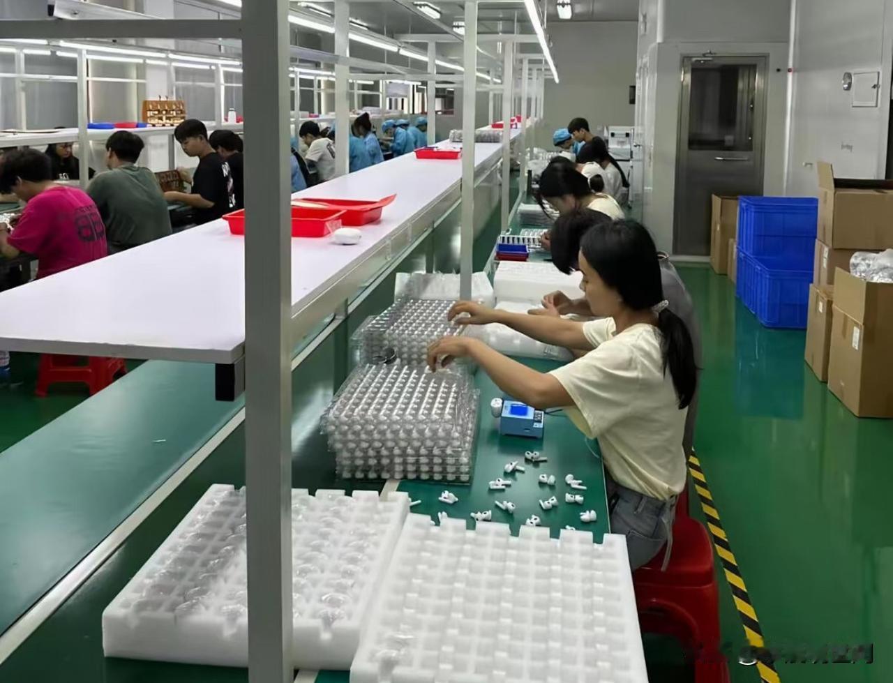 表哥在深圳那边做耳机出口业务，前两天他接待完印度客户后彻底长记性了！

前两天他