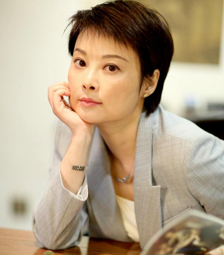 袁立最近爆料，
8年前在《演员的诞生》
自己被节目组剪辑给坑了，
张国立和章子怡