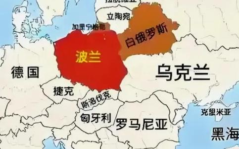波兰4万大军部署在边境，随时防止俄罗斯的突然入侵！
俄军想要进攻波兰的选择也是挺