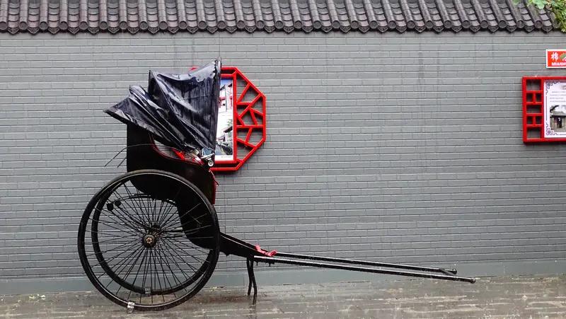 广西这小伙拉黄包车太绝了，1人10元，目标是3个月瘦40斤，这脑瓜就是好使。南宁