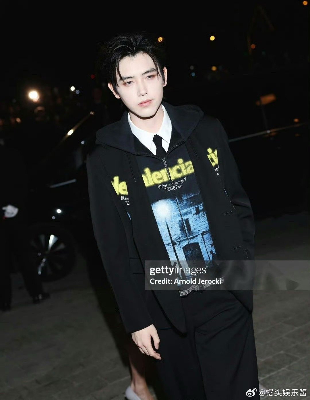 陈飞宇、杨超越巴黎时装周生图，谁赢了 