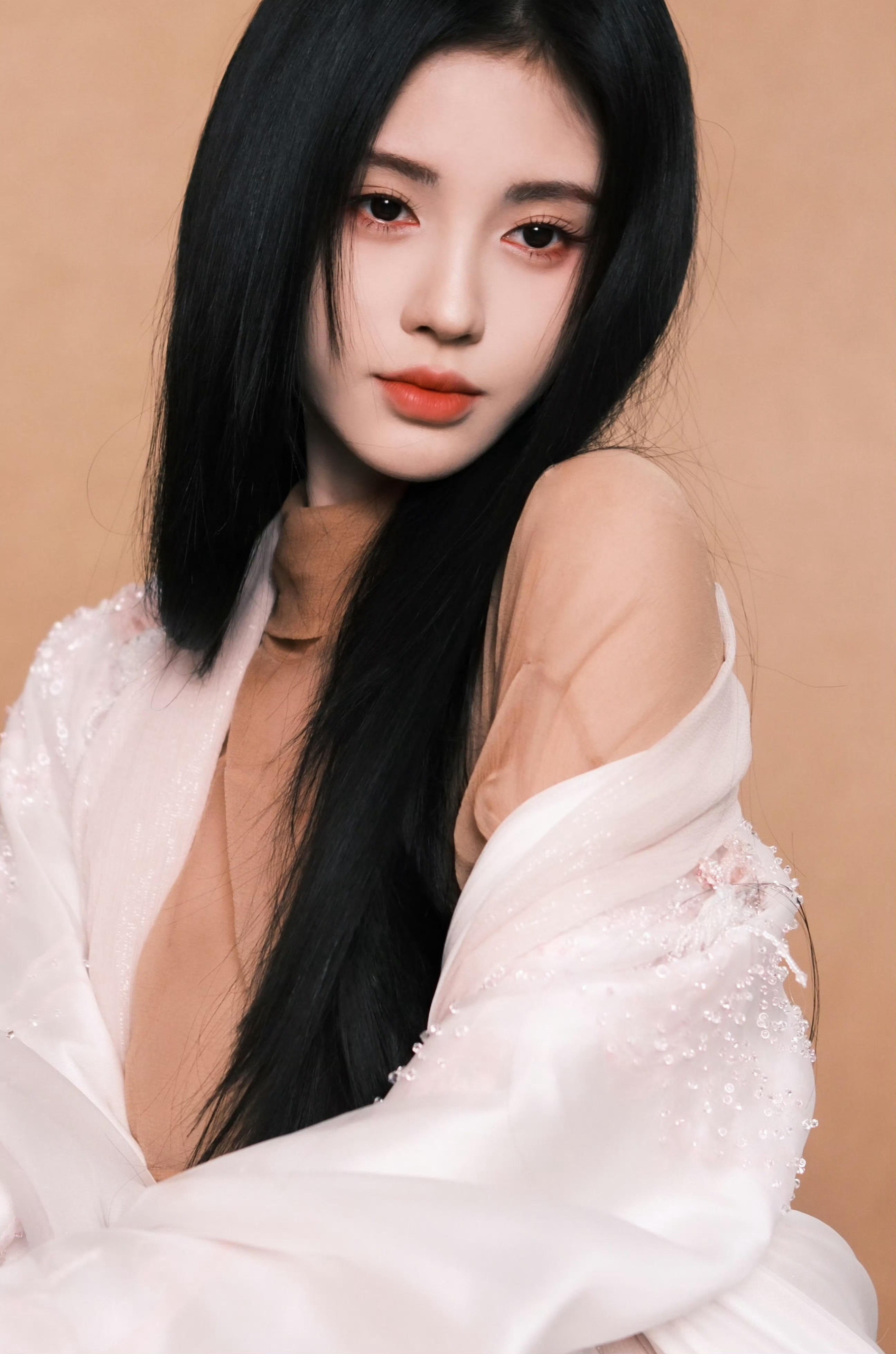 鞠婧祎露芜衣  · 鞠婧祎做演员很特别很享受 神性伟大 