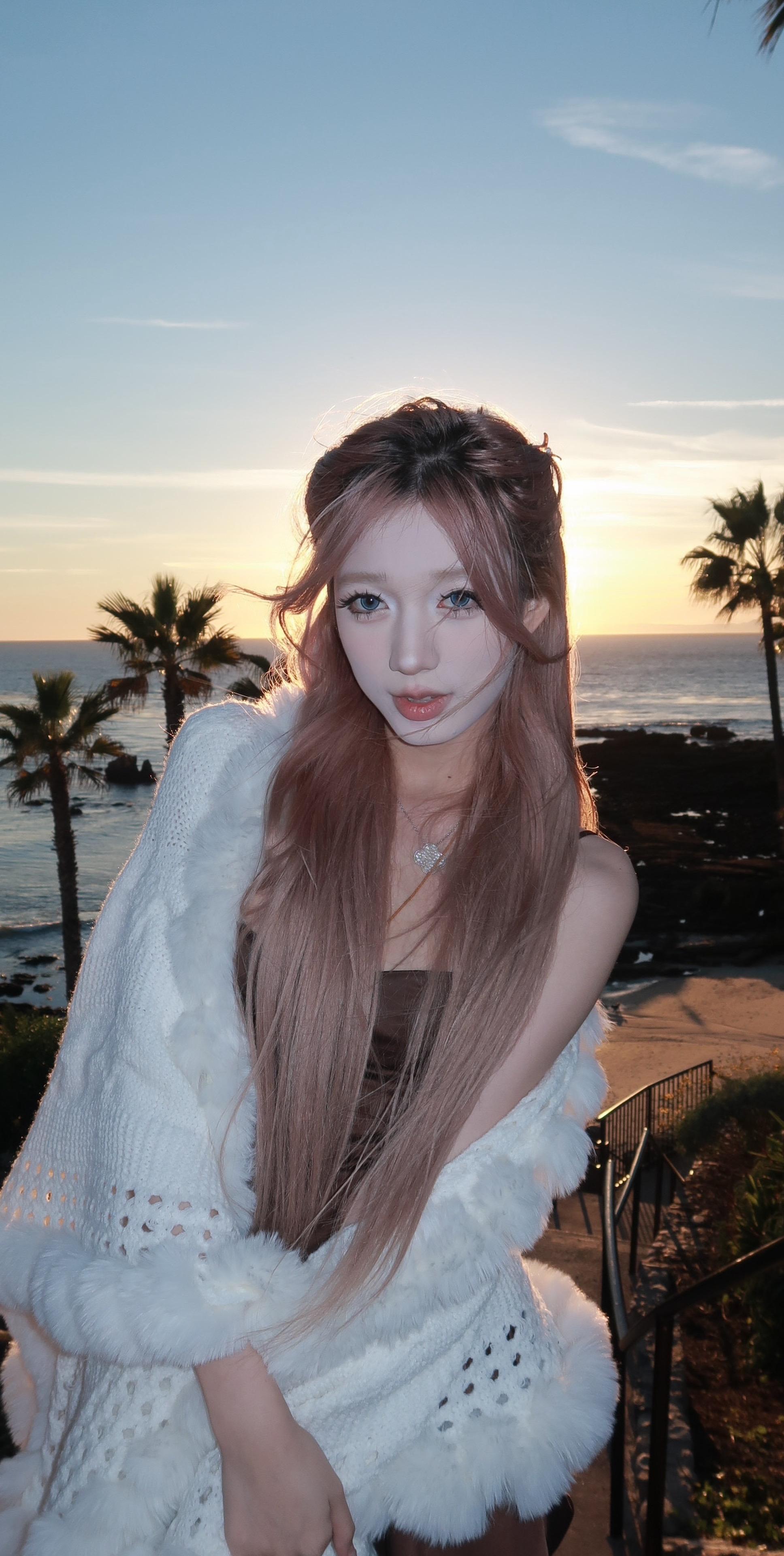 我不想把负面情绪带给你 但又想让你知道我不开心 于是我总是欲言又止