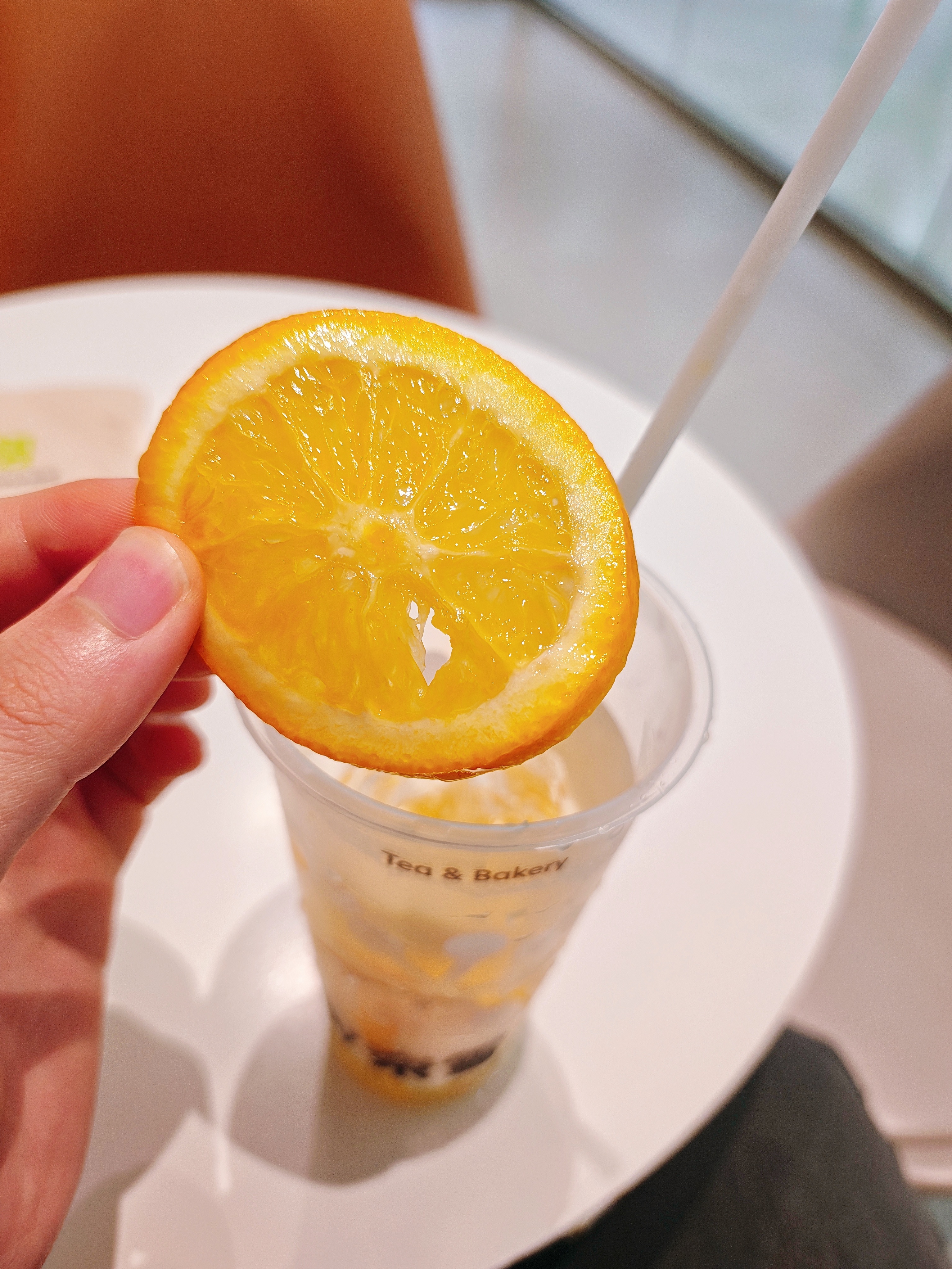 我应该是微博上唯一的无产阶级频道，本来想着喝杯果茶，只吃晚上一顿饭，结果饿得把杯
