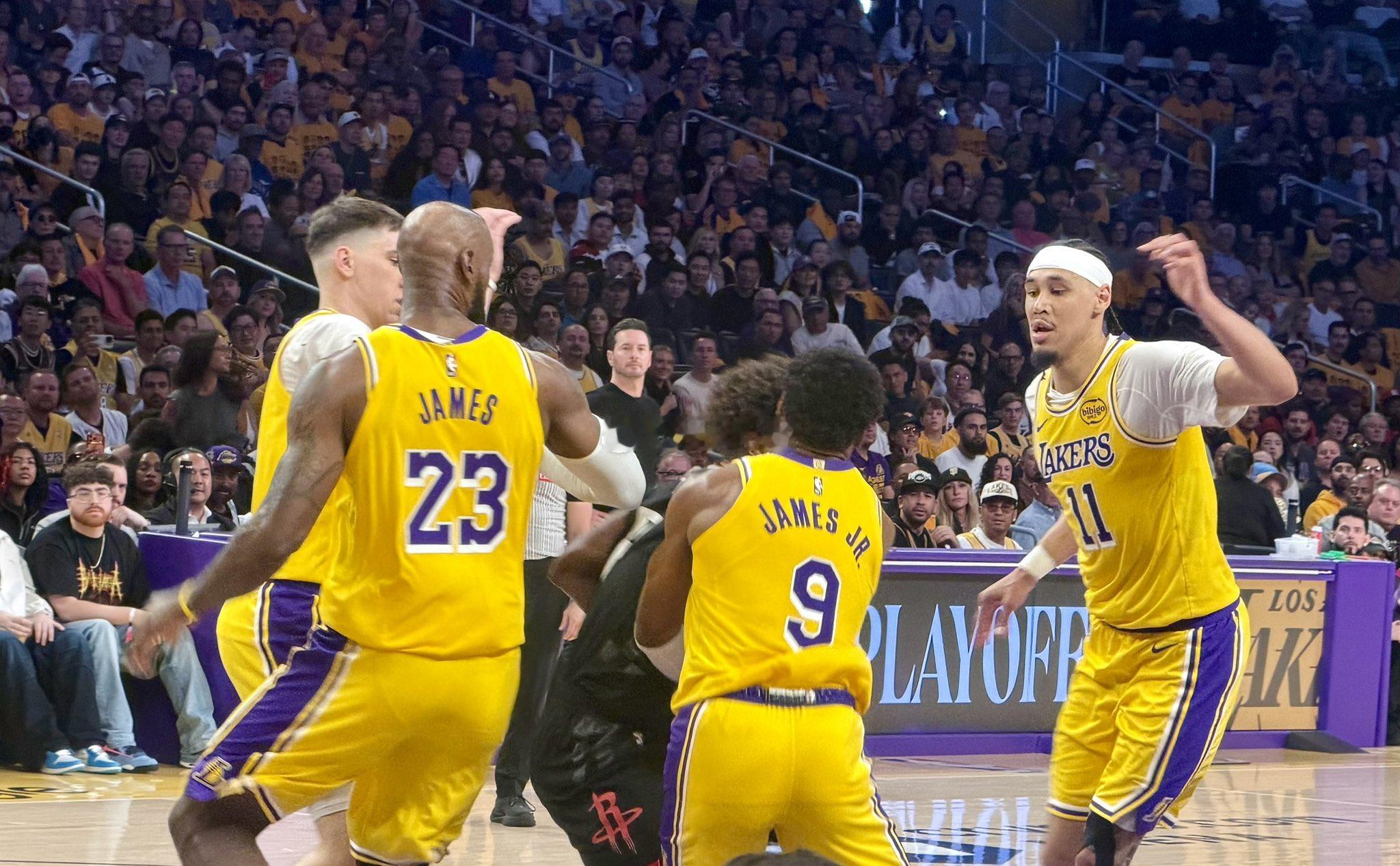 季后赛的父子同场，大小詹同框这种场景，已经不再只是人情世故的缘由，湖人现在人员真