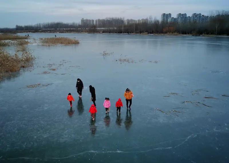 一年最冷的日子来了！“三九四九冰上走”，南北抗冻大PK，这些暖身秘籍藏不住了
 