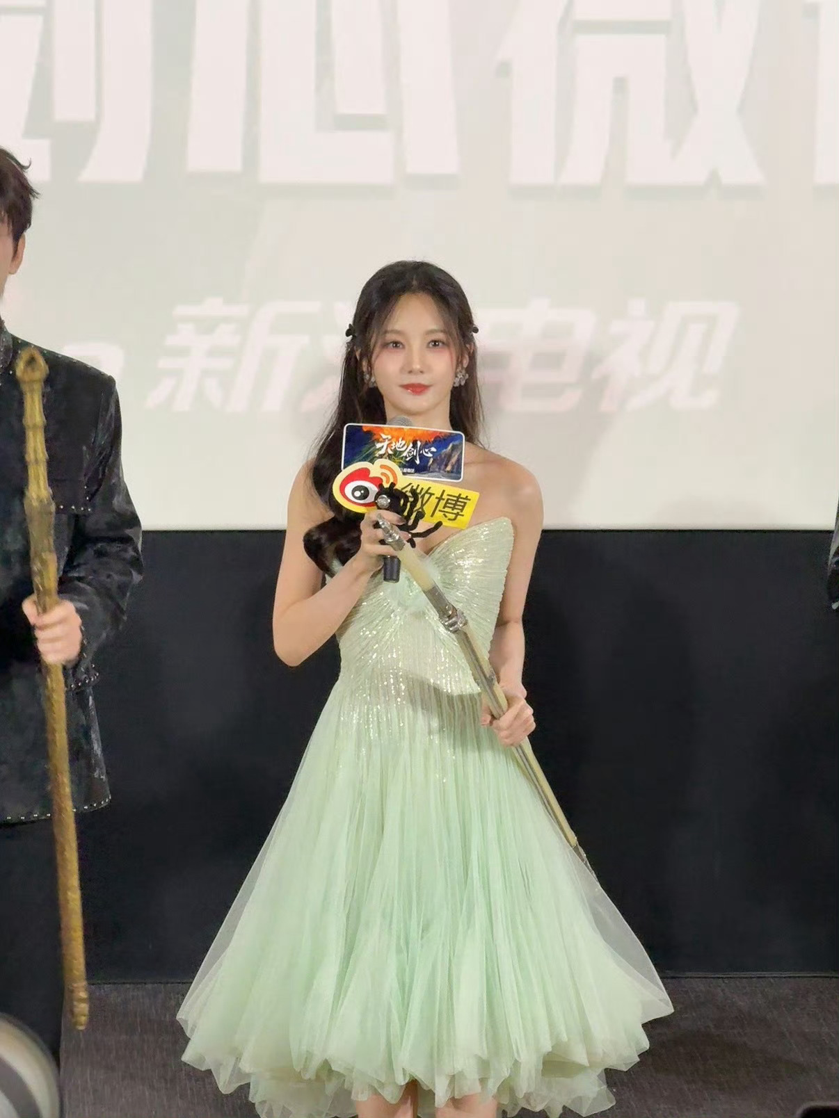 真诚的李一桐值得被爱“真的会被李一桐打动到，还亲手织围巾，这份真诚真的所有人都看