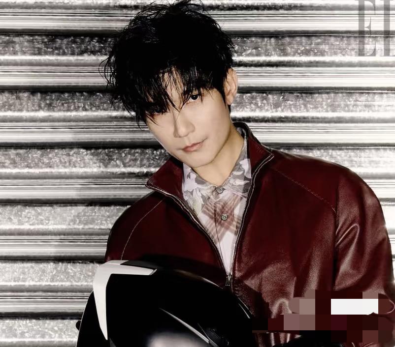 来看看什么是顶男和他的穿搭！
酷毙了，原来这就是顶男—-
对时尚有自己的见解，既