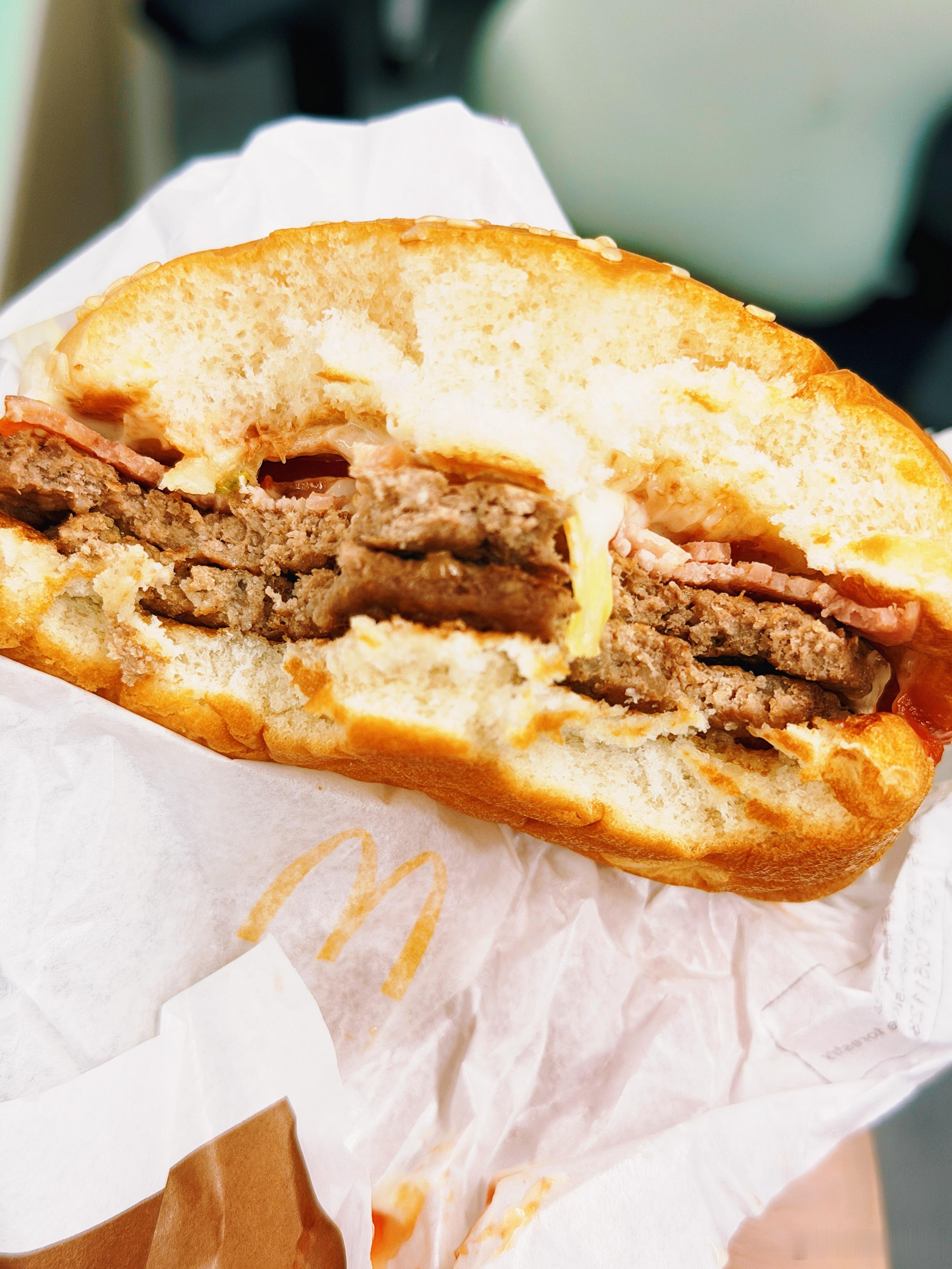 车展忙完巨饿！对于纯牛马来说就得喝纯牛奶~吃牛肉汉堡我的日常plog