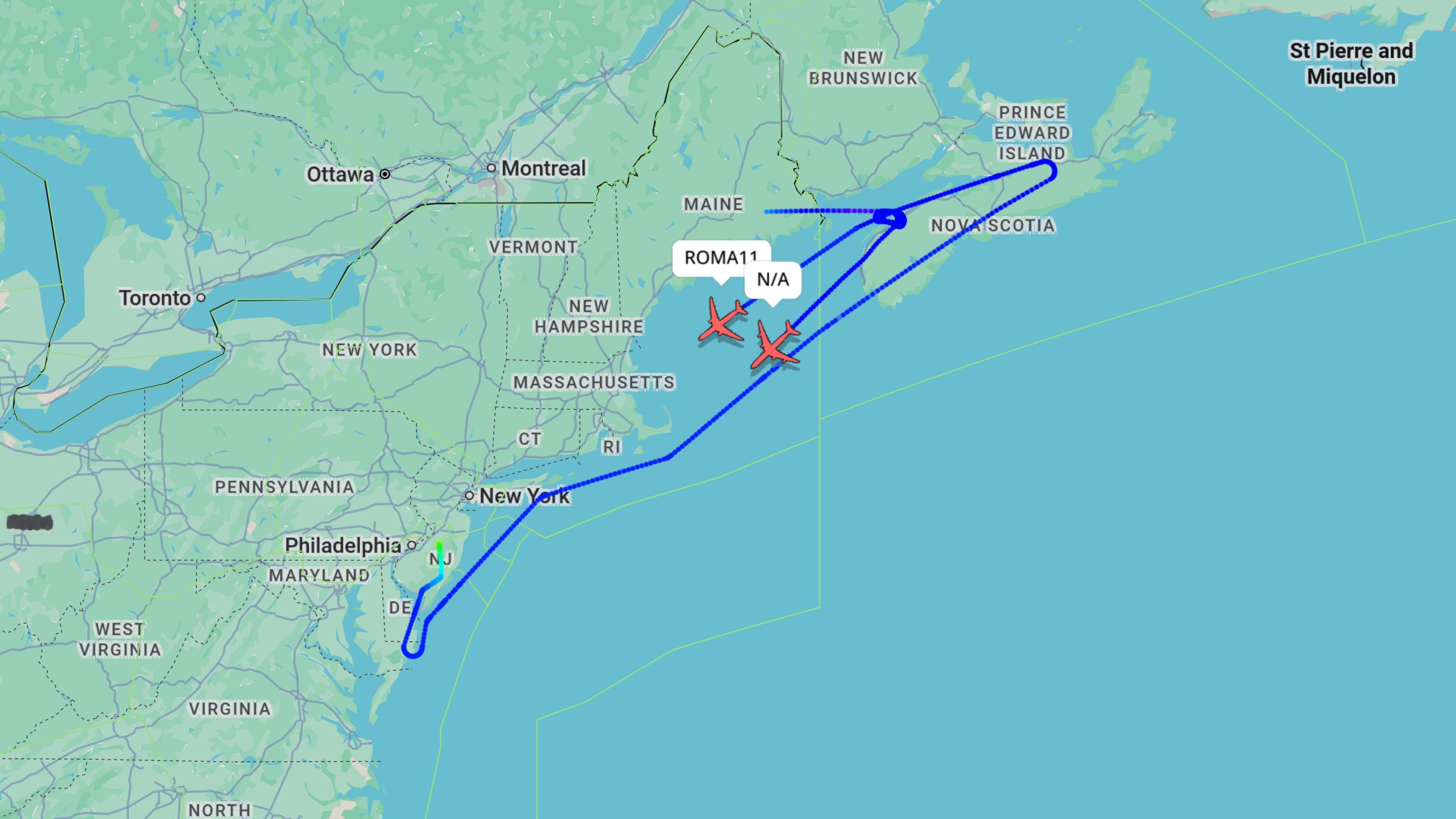 🔻美军加油机 KC-46 ROMA11 接替运送第二组六架 F-22 猛禽战机