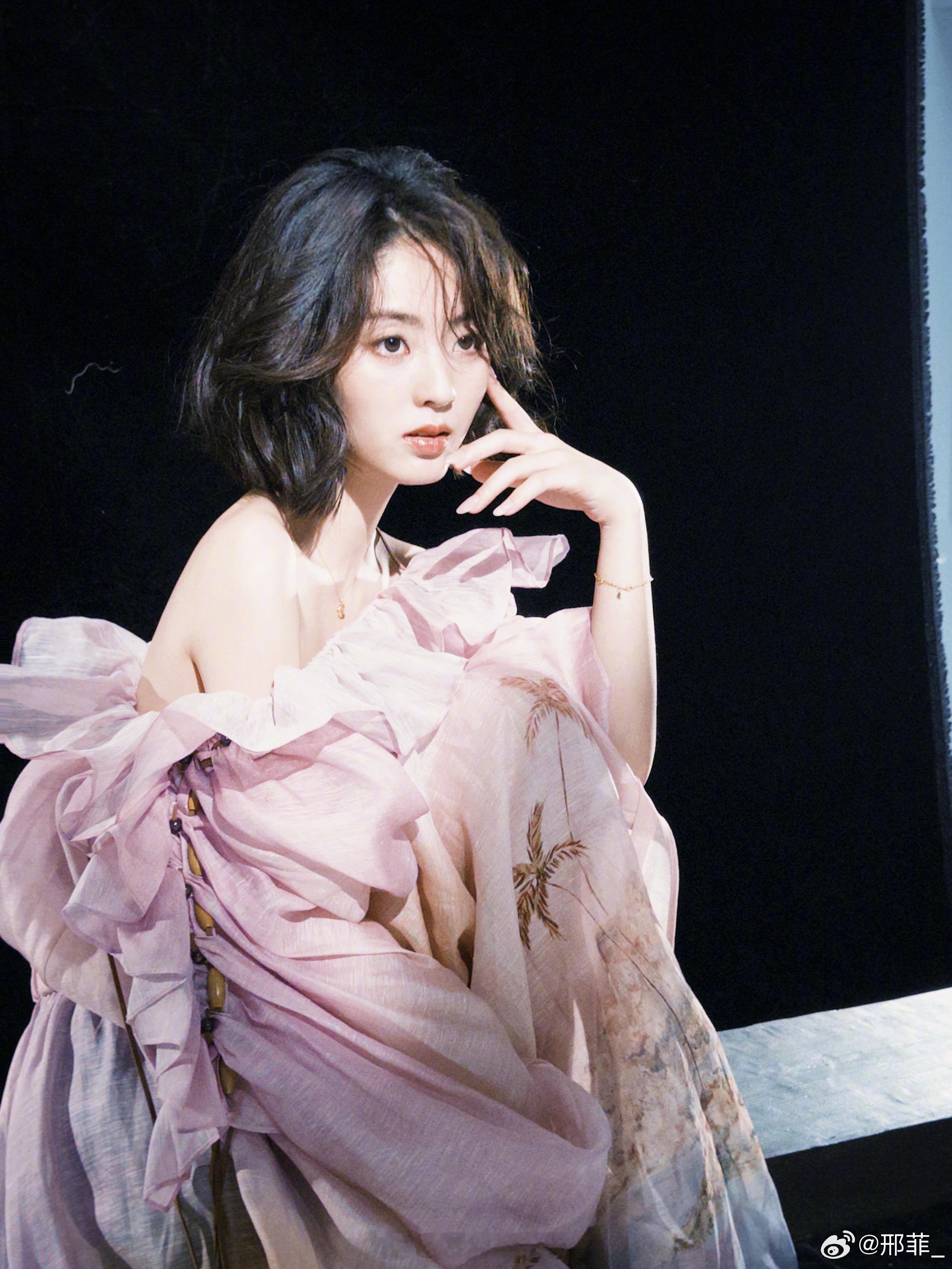 邢菲  ❤️邢菲我乐个神落村 ❤️邢菲张春呐 生活就是既能朝九晚五，又能浪迹天涯