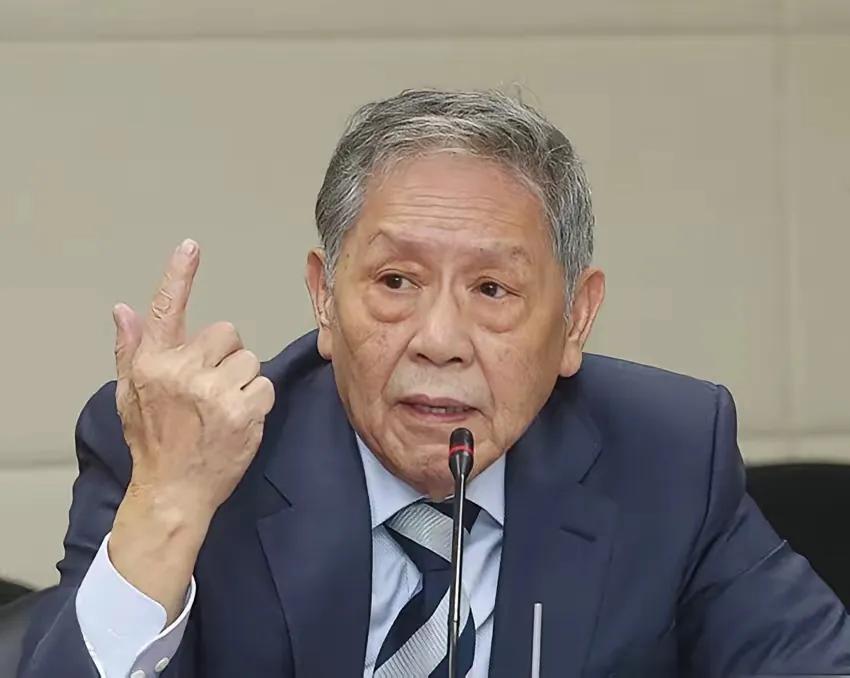 帅化民：不是我喜欢吹捧中国大陆的军武科技，反而我特别讨厌解放军的一个叫“远火”的