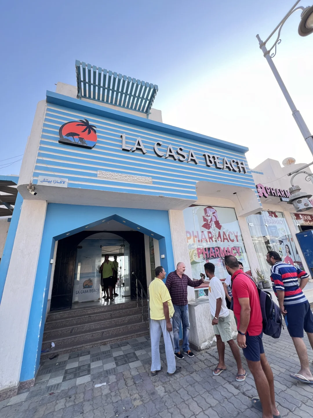 赫尔格达这个旅店，老板歧视，还要打人