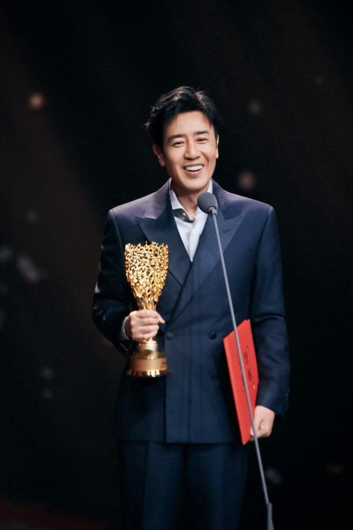 于和伟来到了最佳赏味期 不靠妆造不靠配音，靠的是对角色骨子里的理解。于和伟用两座