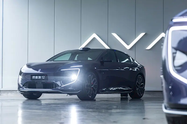 全新阿维塔12实车亮相换装车顶激光雷达、后桥标配双电机阿维塔的车辨识度是真的高啊