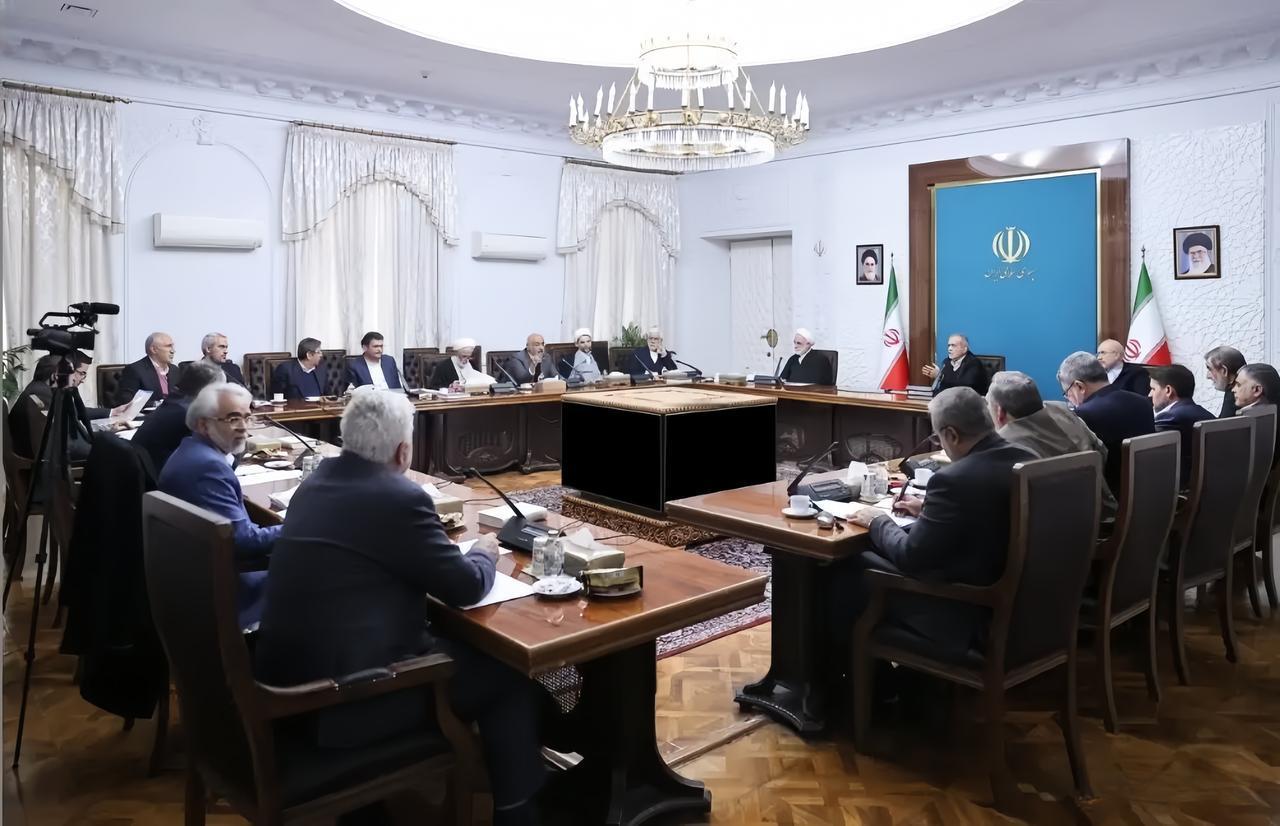 波斯人这次是真的生气了。

在美国航母战舰大军压境的关键时刻，欧洲人落井下石，把