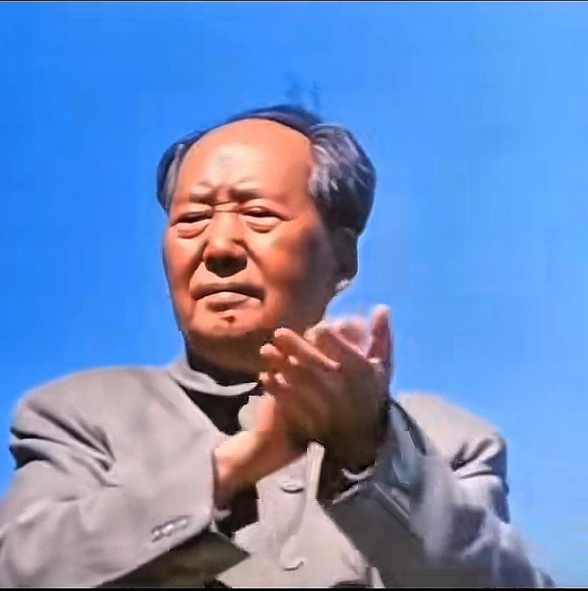 他从没说过要让大家成百万富翁，
只一句“不让他们吃二遍苦”，
就够让人记一辈子。