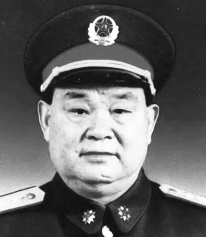 1992年，成都区司令张太恒想去藏区考察，途中同行的另外一架直升机机毁人亡，因自