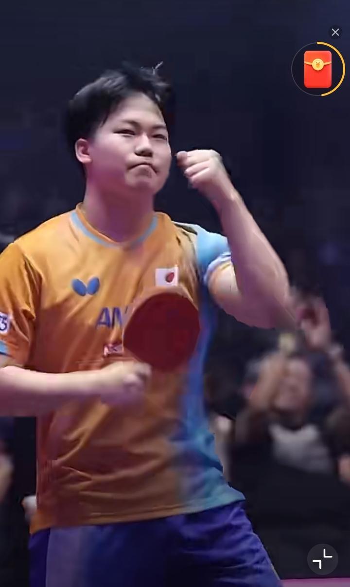 松岛辉空🇯🇵晋级男单八强！
昨日午夜，一场WTT冠军赛蒙彼利埃站男单1/8决