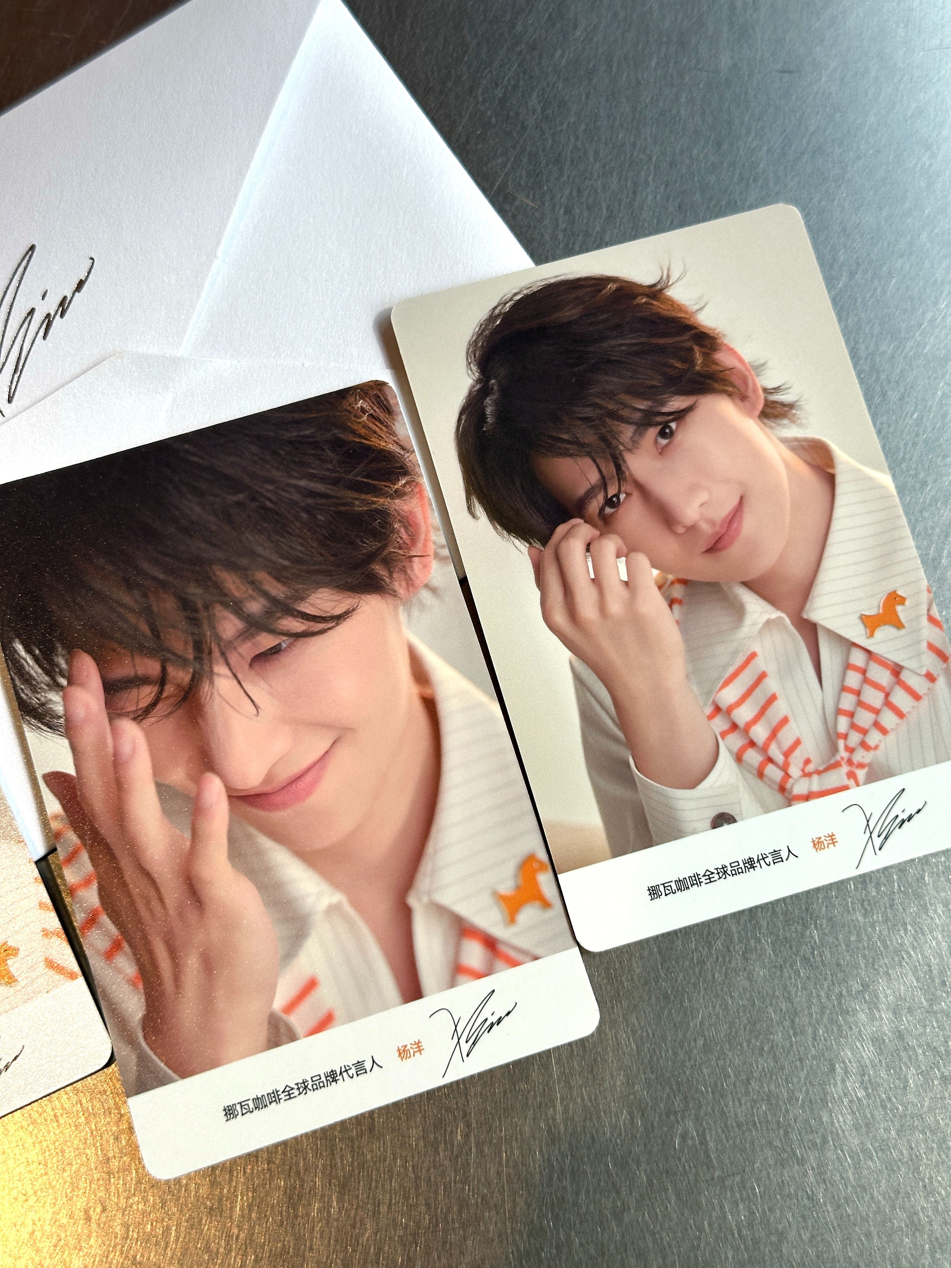 杨洋挪瓦咖啡全球品牌代言人杨洋新造型帅的太客观了谁能拒绝和黑西装长发杨洋一起喝一