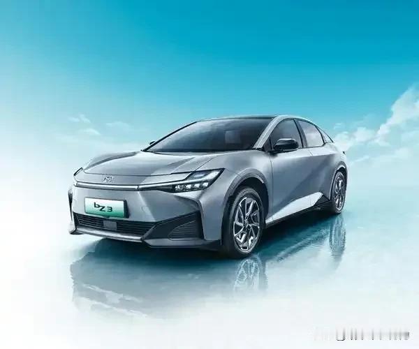 更让人放心的是，这车还带着“电池0事故”的安全成绩单。五重防护的电池系统，就像给