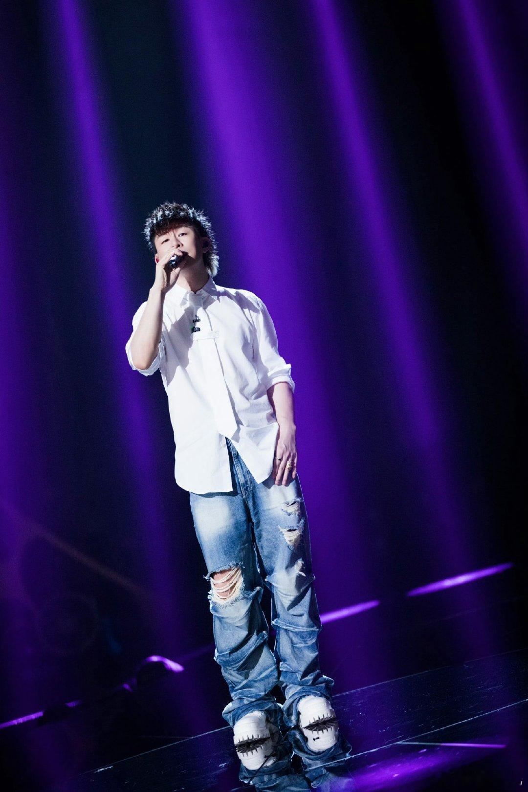 胡彦斌选曲我是不是该安静的走开 歌手2026第十期音源 歌手2026 斌式改编从