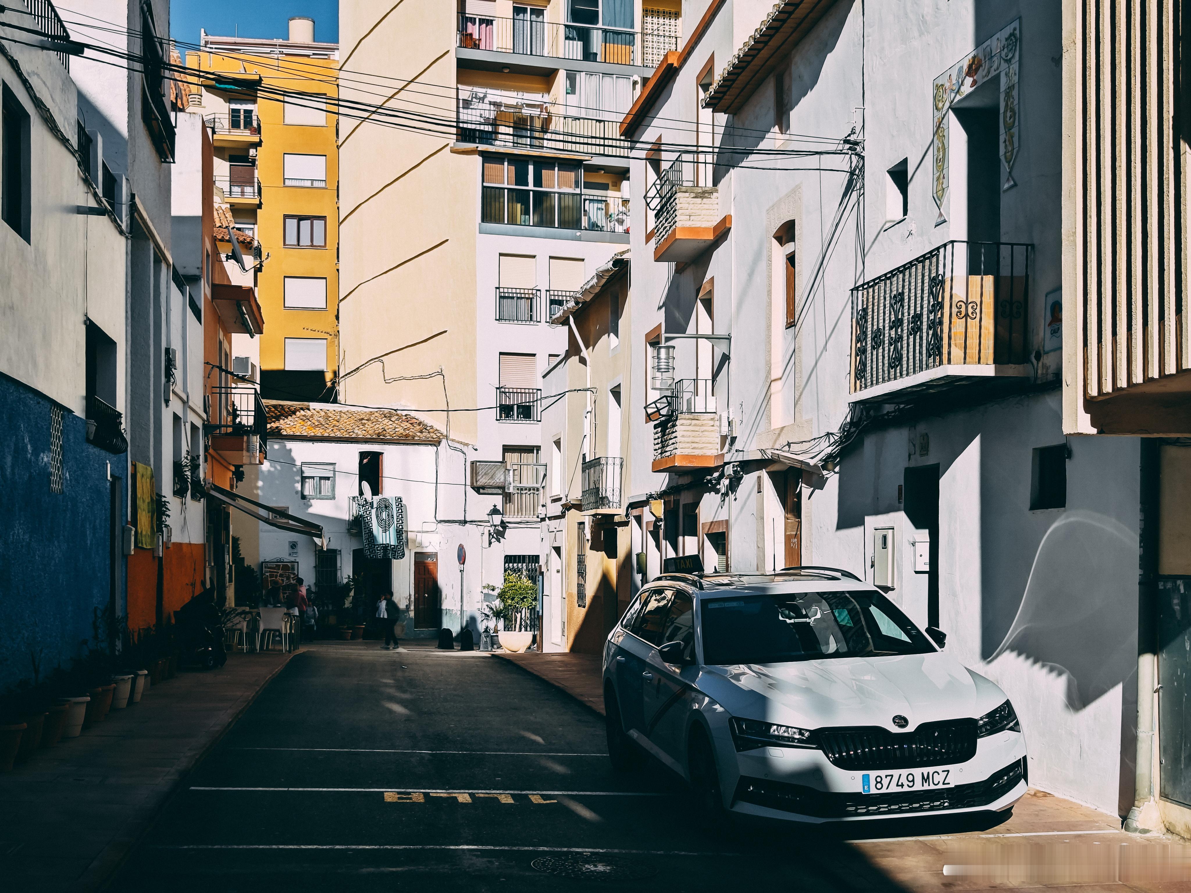 旅途中总能不经意的发现许多美好的景色那就掏出手机随手记录一下吧📷不记得型号的神