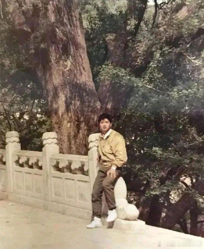 18岁的章泽天和18岁的刘强东，若干年后，两人成为一家子 