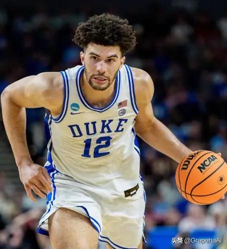 美媒NBACentral的报道，步行者有可能会考虑用状元签选中卡梅伦-布泽尔
