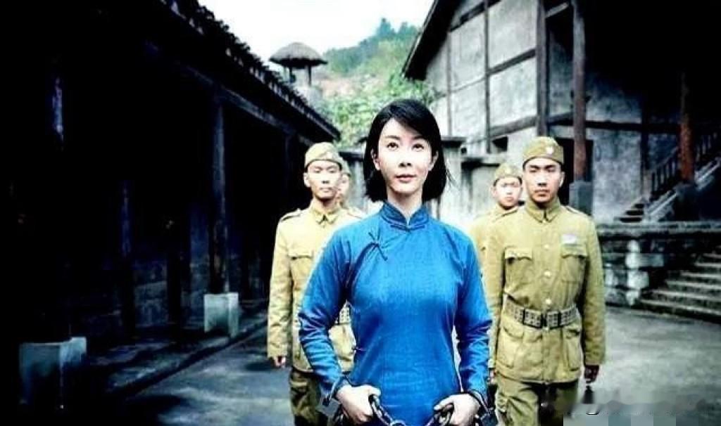 1949年，押送朱世君去渣滓洞的路上，特务李朝成悄悄松开了手铐，眼看竹林就在眼前