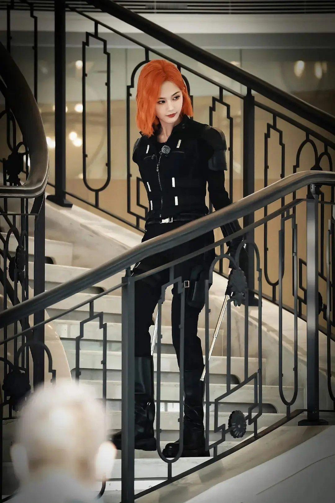 李一桐果然是真美女，橘发造型也超美 ​​​