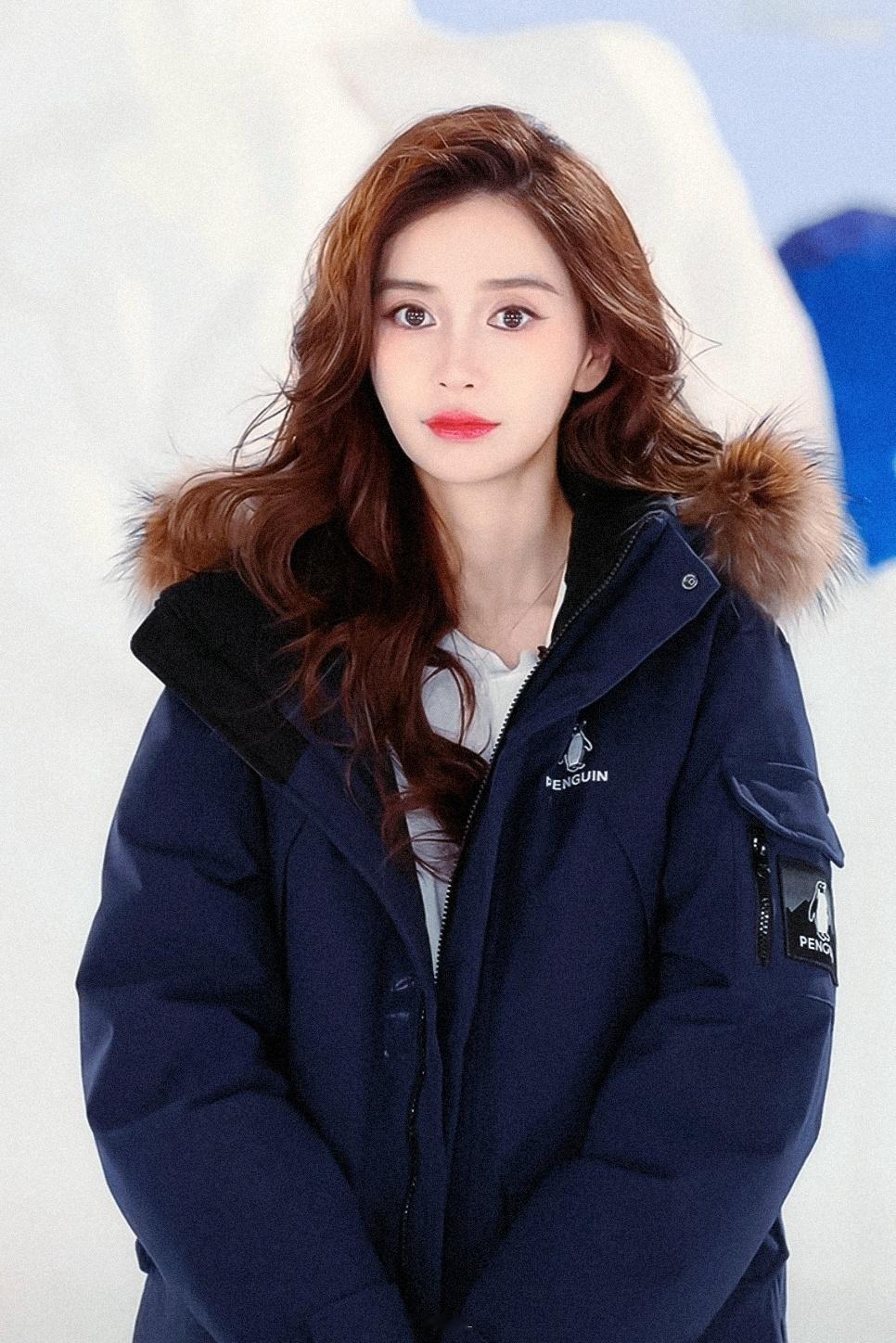 angelababy angelababy “我和你一起吹风 欣赏着我们独有的落